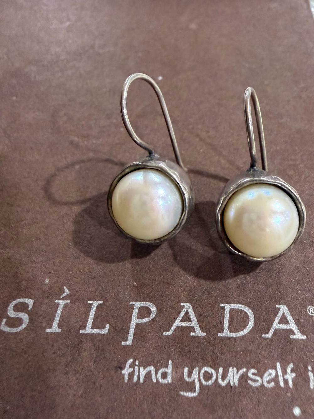 Silpada hammered silver Margarite pearl earrings